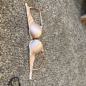 Victorias Secret Miraculous Plunge push-up bra 34B